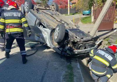 Accidente rutiere în Segarcea: șoferi fug de la locul faptei, iar unul dintre vehicule s-a răsturnat