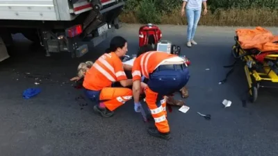 Accident tragic în comuna Stolnici: o femeie a decedat după ce a fost călcată de o autoutilitară condusă de un tânăr de 22 de ani