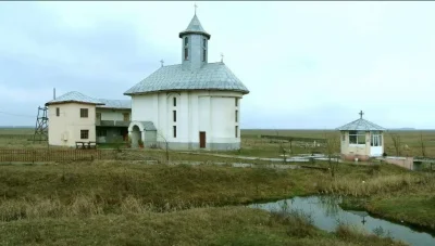 Izvorul tămăduirii de la Smeeni – locul uitat care aduna mii de pelerini în căutarea miracolelor!