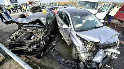 Impact violent în câmpulung! Doi răniți după coliziunea a două vehicule, intervine SMURD!