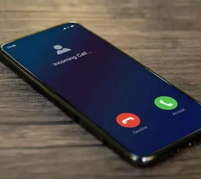 Atenție! Apelurile care se închid imediat după ce răspunzi sunt o capcană de fraudă! Ce să faci ca să nu fii păcălit