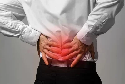 Alertă pentru români! Deficiența unei vitamine esențiale provoacă dureri de spate și articulații!