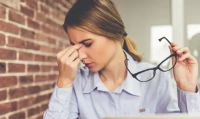 Atenție! 4 semne că suferi de lipsă de vitamina B12. Ce alimente trebuie să consumi urgent!