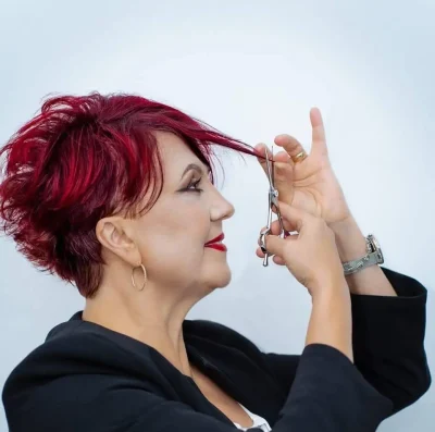 Mary Boc – De la rădăcinile unei localități miniere la formarea noii generații de experți în frumusețe