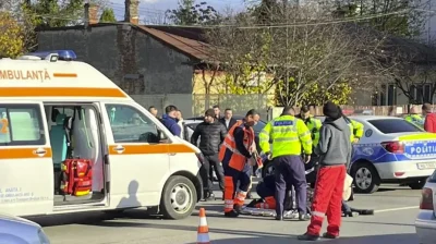 Un șofer beat mort a lovit un adolescent pe trecerea de pietoni și a fugit de la locul faptei