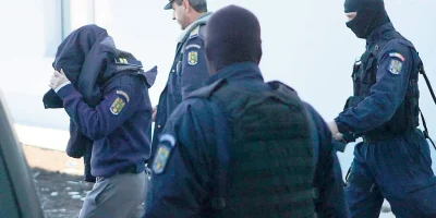 Incredibil! Un fost polițist și-a bătut cu bestialitate fosta iubită în plină stradă în Arad! Scena groazei filmată de martori!