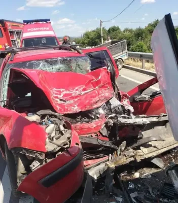 Tragedie pe centura Aleșd! Doi adulți morți și un copil rănit grav în urma unui accident rutier cumplit!