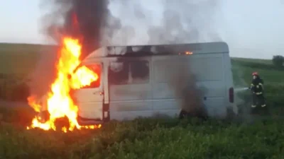 Șocant! Tânăr din Suceava a incendiat intenționat un microbuz abandonat! Ce au descoperit polițiștii după ce l-au prins!