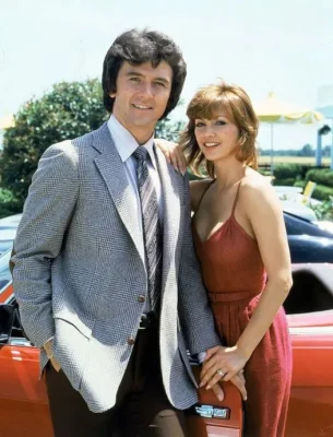 Cine își amintește de serialul Dallas? Uite cum arată astăzi Pamela, femeia care l-a cucerit pe Bobby Ewing!