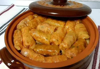 Secretul gospodinelor! Cum să faci sarmale perfecte cu un ingredient surpriză în umplutură!