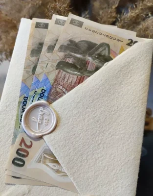 Cât trebuie să dai la nunți în 2025? Sumele pe care rudele, prietenii și nașii trebuie să le ofere!