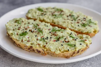 Rețetă simplă și delicioasă! Cum să faci salata de dovlecei perfectă pentru vară!