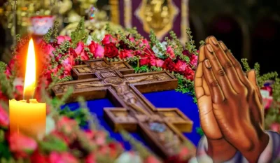 Rugăciunea Sfintei Cruci care alungă necazurile! Preoții spun cum te scapă de rele dacă o spui cu credință lângă o lumânare aprinsă