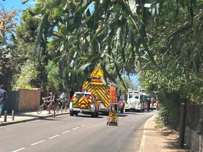 Trenuleț turistic s-a răsturnat în Corsica! 12 răniți, inclusiv un copil grav