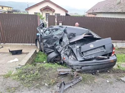 ACUM! Un tir a intrat într-o casă în Fundătura, între Cluj-Napoca și Gherla