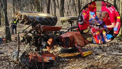 Accident grav cu tractor răsturnat în pădurea din Moșoaia, Argeș: victimă prinsă sub vehicul
