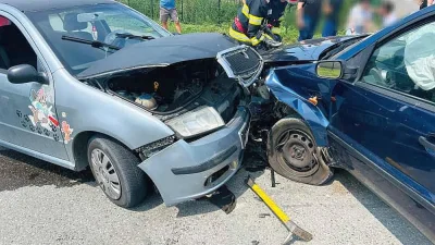 Accident cutremurător! Doi copii și două femei duși de urgență la spital! Ce au găsit pompierii la locul tragediei?