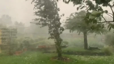 Alertă meteo de ultimă oră: Rafale de vânt până la 100 km/h amenință vestul țării și Carpații!