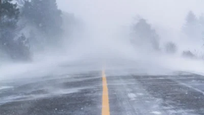Alertă maximă în România: în 24 de ore cade cât o lună de ploi, vânturi de peste 85 km/h amenință Capitala!