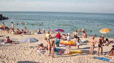 Tragedie pe litoral. Turist de 56 de ani decedat în stațiunea Mamaia după ce s-a prăbușit în apă