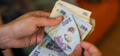 Banii ajung cu ÎNTÂRZIERE în luna mai, deoarece plățile se fac abia din data de…
