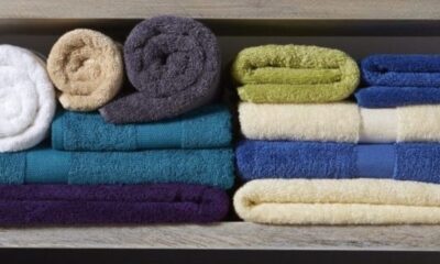 ADAUGA acest ingredient banal în mașina de spălat și prosoapele nu vor mai…