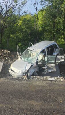 Final de drum pe Transalpina pentru o femeie de 35 de ani. O șoferiță a lovit cu mașina un parapet de beton în Gorj