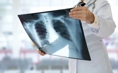 Băutura care îți curăță plămânii imediat. Toți românii trebuie să o consume pentru a scăpa de tuse și toxine