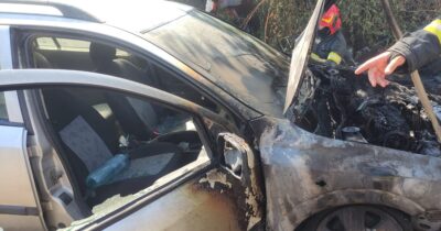 Final groaznic pentru doi tineri din Focșani! Au ars de vii în mașină după ce s-au izbit de un cap de pod în Vârteșcoiu