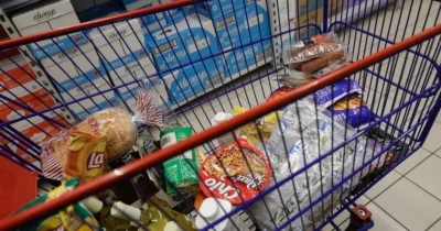 Veste proastă pentru toți românii. Ce se întâmplă cu prețurile la ulei, carne și cereale în magazine chiar acum