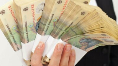 Banii intră direct pe card! Ministrul Muncii a făcut anunțul pentru pensionarii cu mai puțin de 2574 lei pe lună