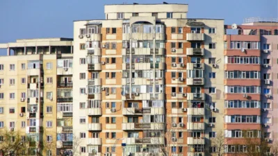 Amenda uriașă pentru românii care stau la bloc. Ce pățești dacă nu îi lași pe acești oameni să intre în apartamentul tău