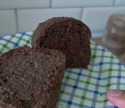 Desertul viral gata în 20 de minute! Cum faci chec la borcan fără cuptor, deliciul care a înnebunit internetul