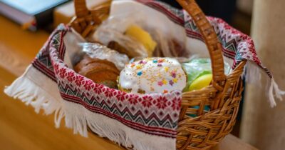 Ce trebuie să faci pe 21 mai de Sfinții Constantin și Elena și Înălțare. Alimentele pe care este obligatoriu să le împarți