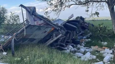 Doi șoferi români au murit pe loc în Republica Moldova după ce s-au răsturnat cu TIR-ul în care lucrau ca echipaj