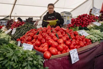 Prețul colosal pentru o banală salată de vară în Piața Amzei! Diferența uriașă față de Obor sau Rahova pentru aceleași roșii