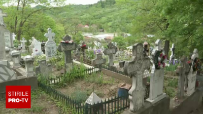 Un cimitir vechi de două secole riscă să se prăbușească peste case din cauza…