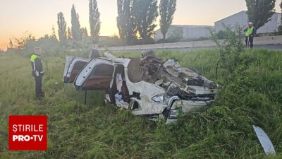 Sfârșit crunt pentru un tânăr de 19 ani. A zburat prin parbriz după ce mașina a ieșit de pe drum