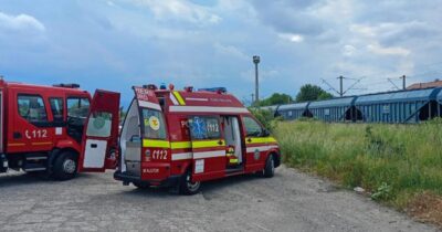 Un băiat de 12 ani s-a electrocutat Neamț după ce s-a urcat pe un vagon de tren staționat