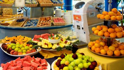 Greșeala pe care o fac toți românii la all inclusive. Alimentele pe care trebuie să le eviți de la prânz ca să nu te îngrași