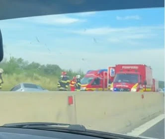 Clipe de coșmar pe un drum național. O mașină cu șase persoane a ieșit în decor. Ce au pățit copiii aflați în autoturism