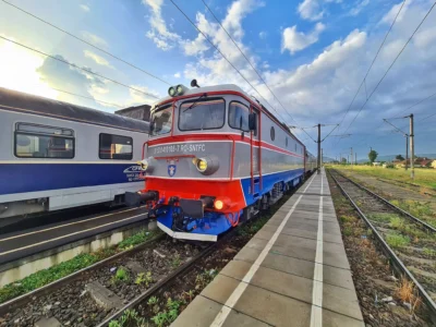 Seară de coșmar pe calea ferată. Doi adolescenți și-au pierdut viața într-un accident devastator