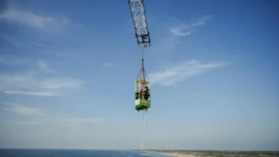 O zi de distracție transformată în coșmar. Doi tineri și-au pierdut viața după ce instalația de bungee jumping a cedat sub ochii părinților