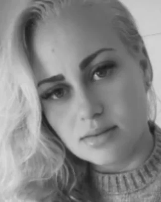 Doliu într-o familie tânără. O mamă a recurs la un gest extrem lăsând în urmă doi copii mici