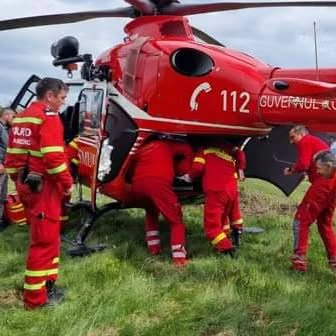 Clipe de coșmar pe munte. Patru alpiniști s-au prăbușit în gol după ce coarda de asigurare a cedat
