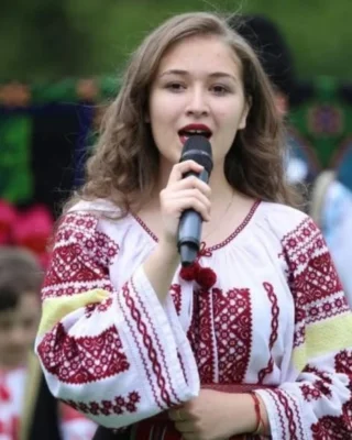 Andreea Micu a murit la 17 ani. Mesajul sfâșietor al bunicului: „Unde ai plecat să cânți singură, puiule?”