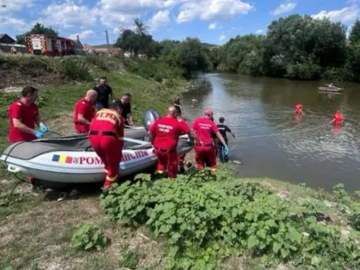 Tragedie fără margini în Cipău. Doi copii au murit înecați în râul Mureș