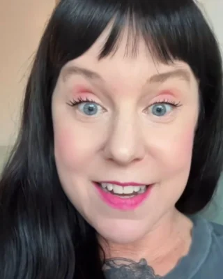 O influenceriță din Canada a recurs la moartea asistată după diagnosticul de Alzheimer