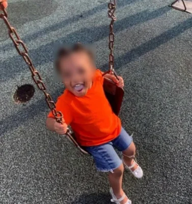 O fetiță de patru ani din SUA a murit după ce bunică a obligat-o să bea o sticlă de whisky drept pedeapsă