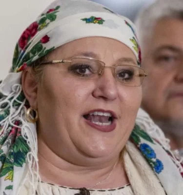 Diana Șoșoacă a ajuns la spital după un accident rutier în Capitală. Mașina în care se afla a fost lovită din spate